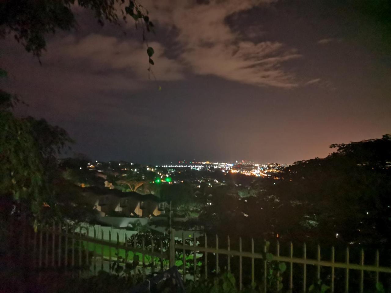 Khululekani - Durban Rasta Hide Out Backpackers Экстерьер фото